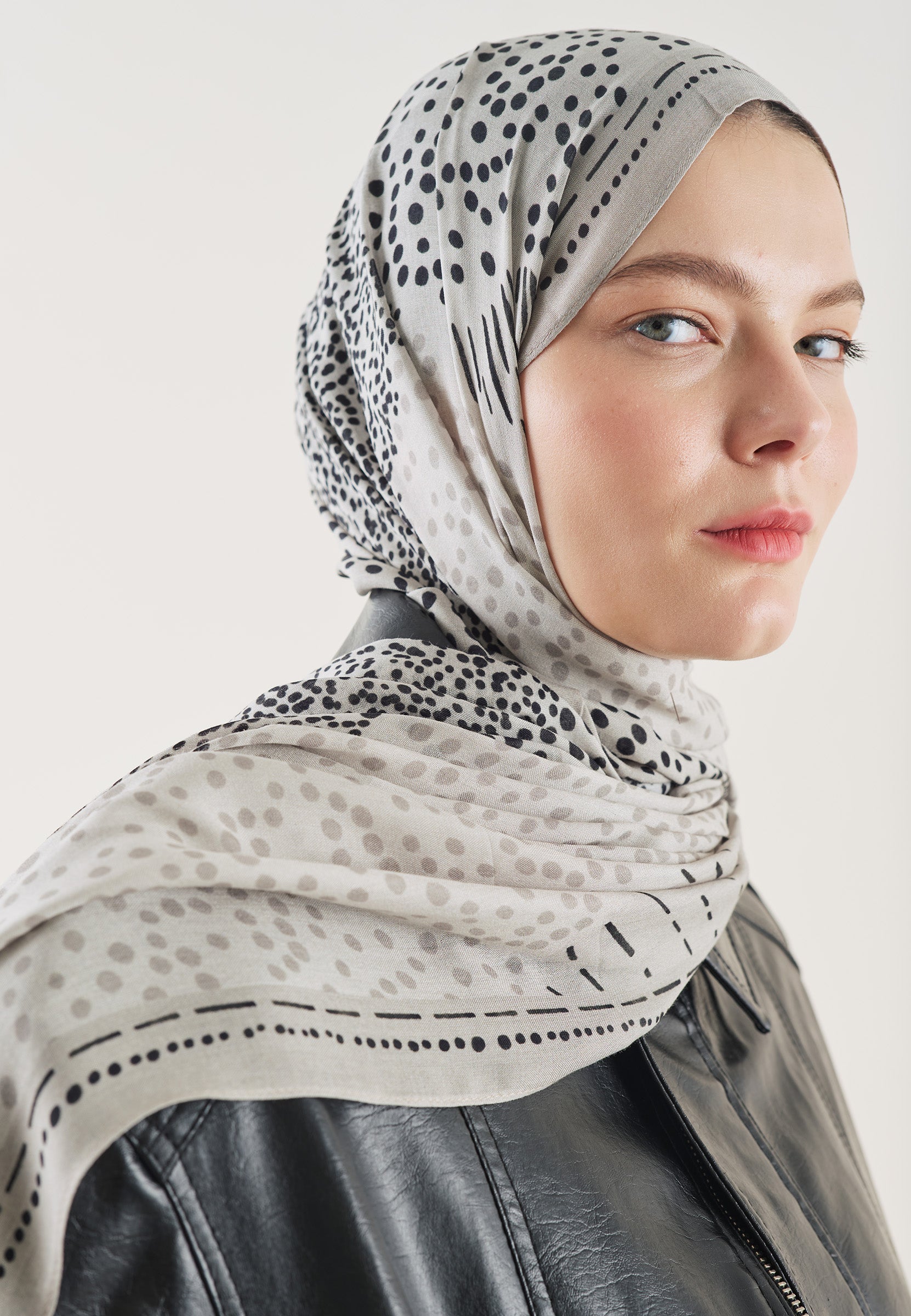 Soğuk Gri Dot Elegance Desen Rami Şal