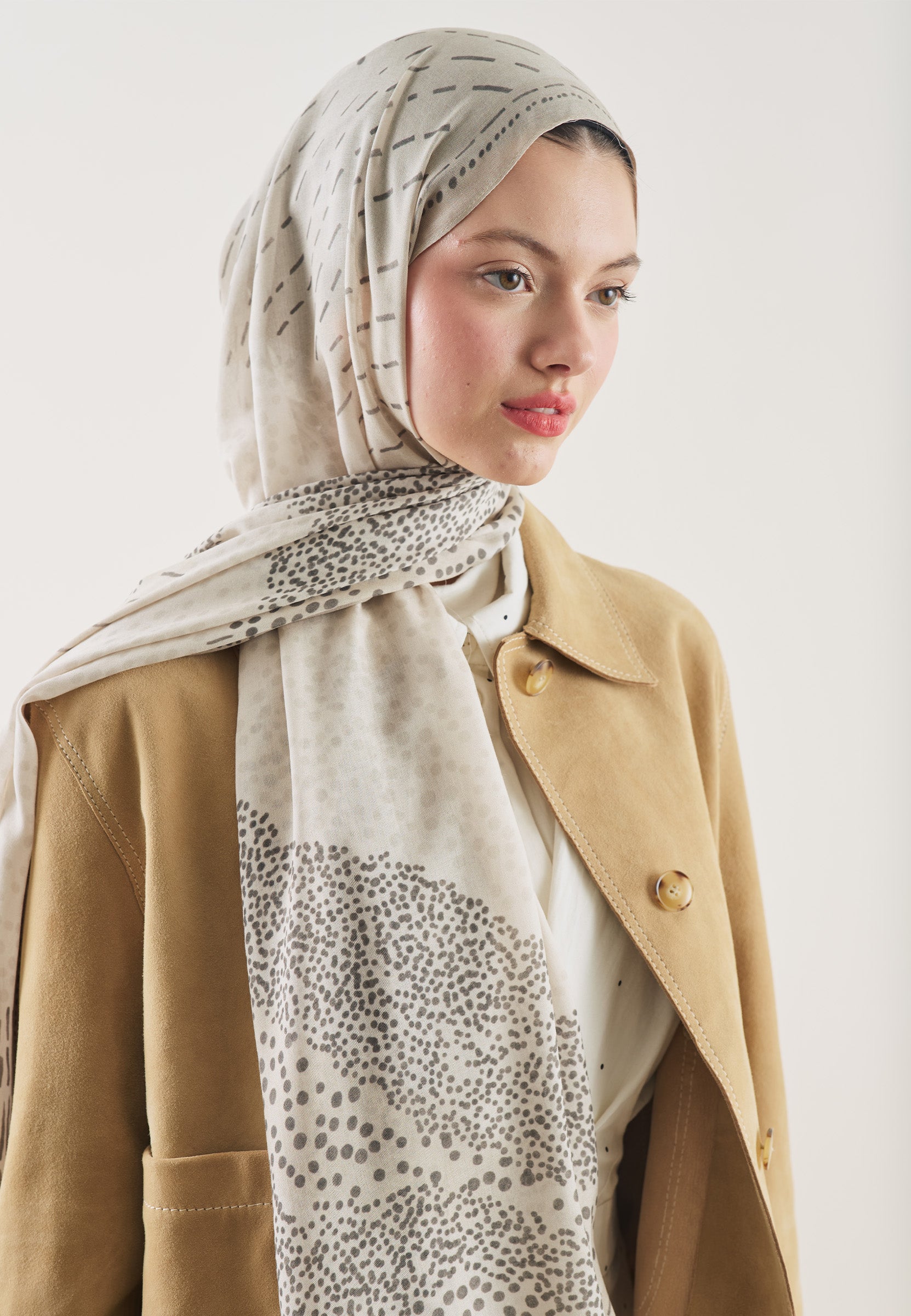 Bej Dot Elegance Desen Rami Şal