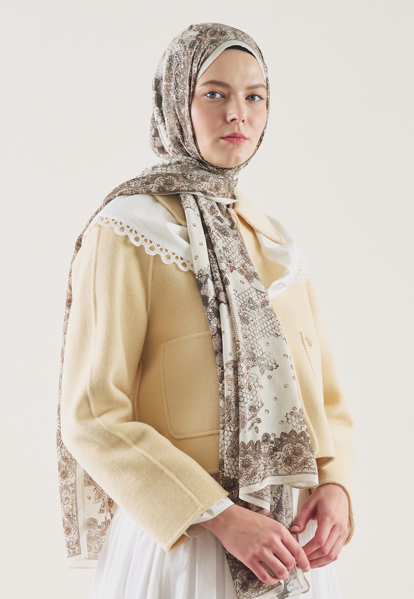 Bej Floral Lace Desen Rami Şal