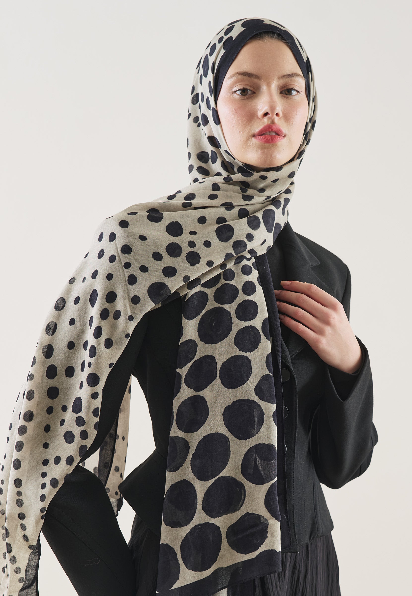 Polka Dots Desen Rami Şal Siyah