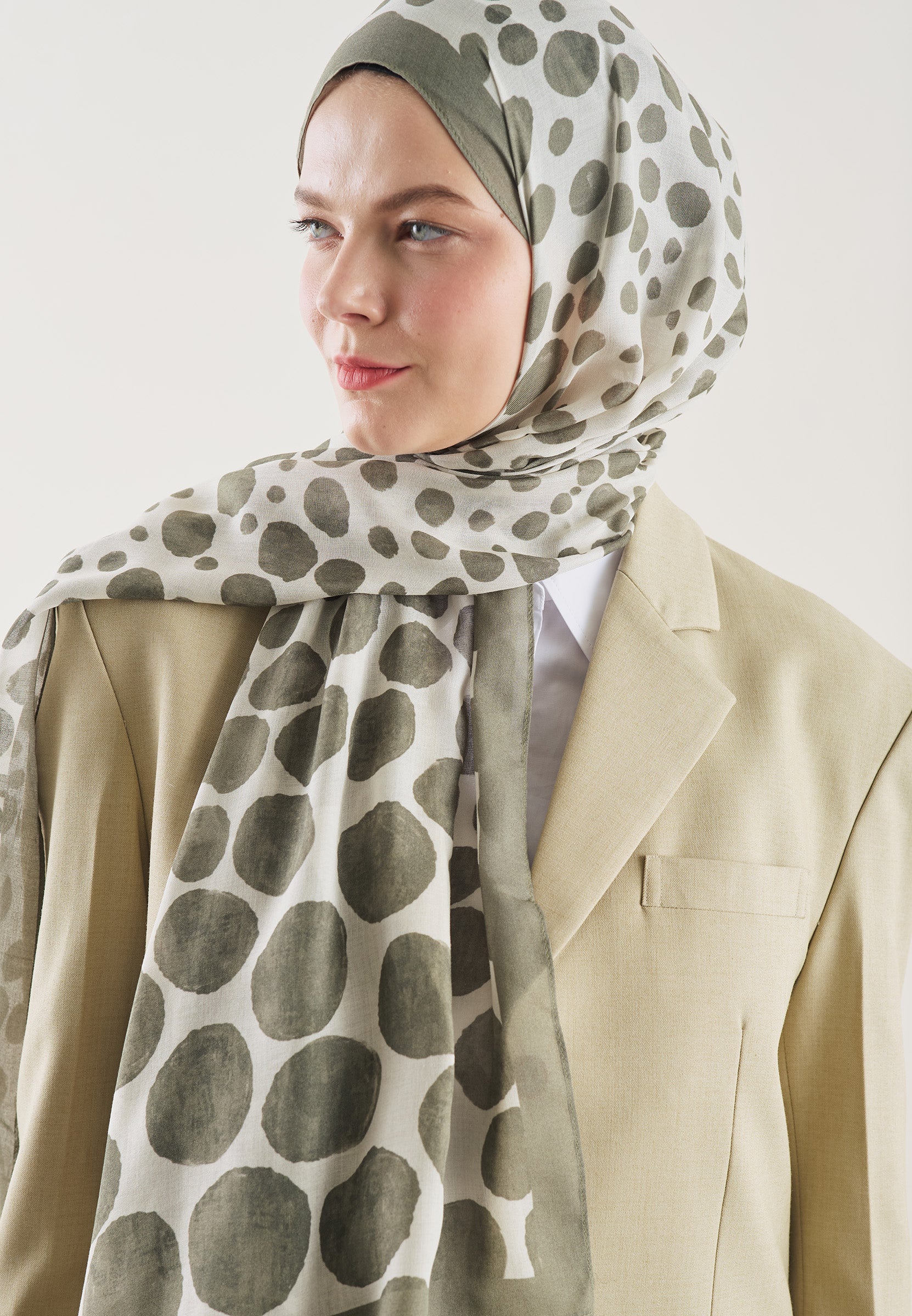 Çağla Polka Dots Desen Rami Şal