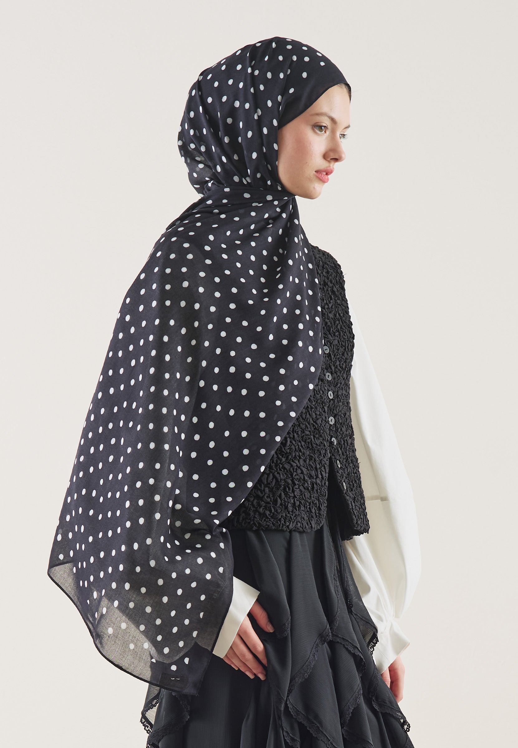 Siyah Small Polka Dots Desen Rami Şal