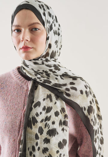 Siyah Cheetah Desen Rami Şal