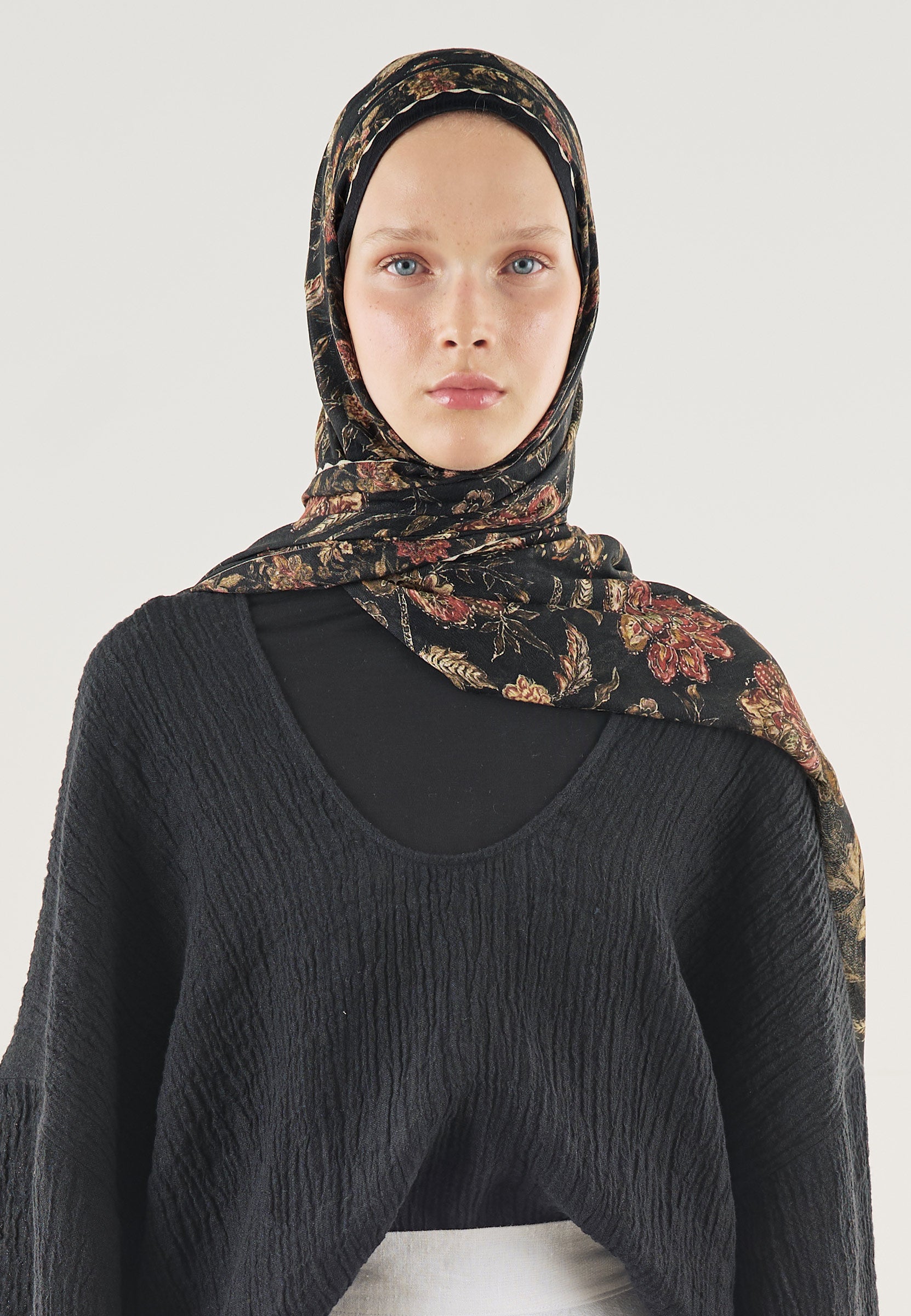 Siyah Ethnıc Blossom Desen Soft Viskon Şal