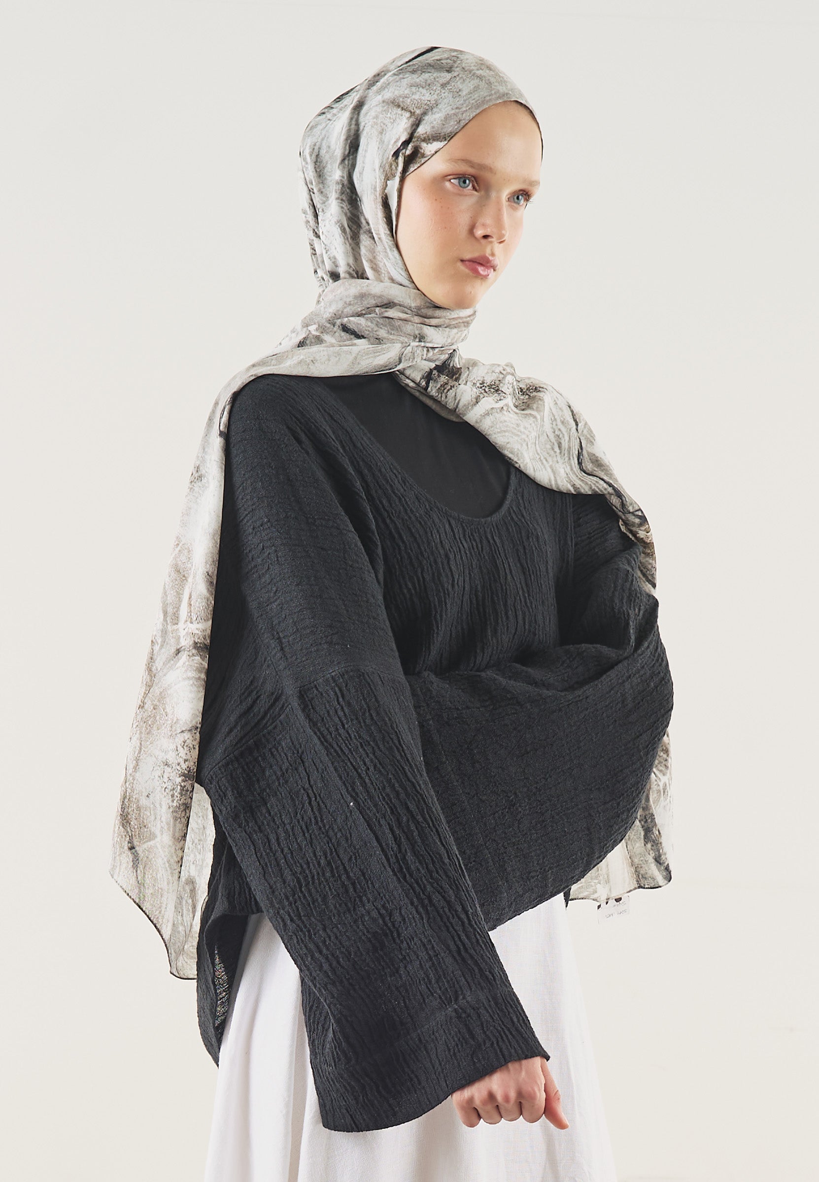 Soft Lines Desen Soft Viskon Şal Siyah