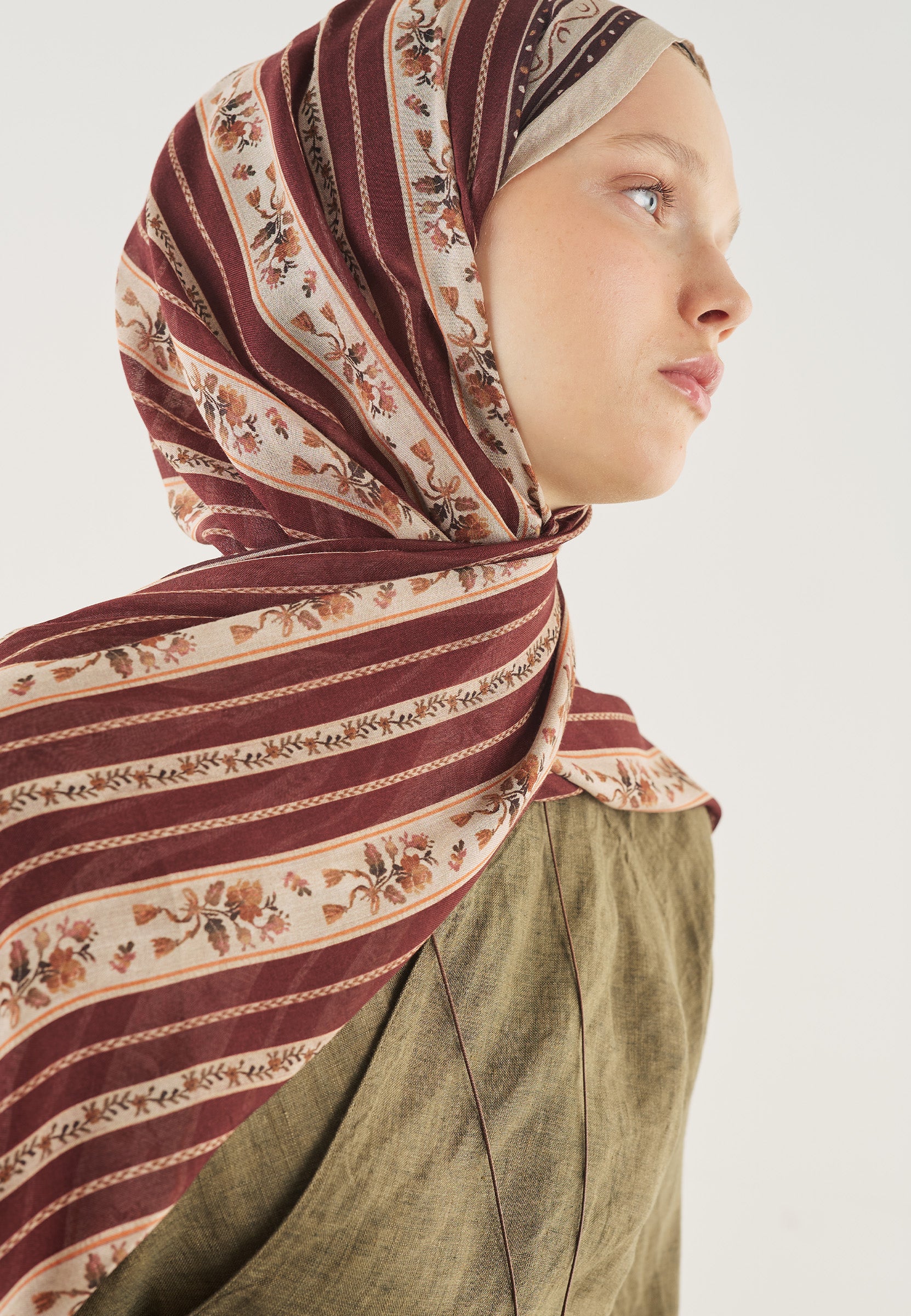 Bordo Floral Lines Desen Soft Viskon Şal