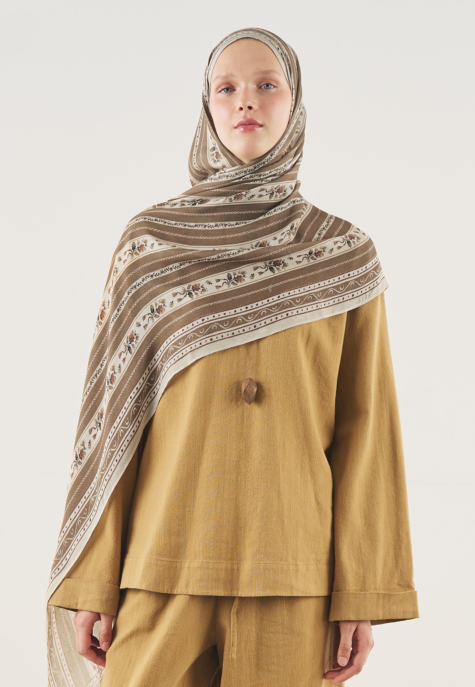 Floral Lines Desen Soft Viskon Şal Vizon