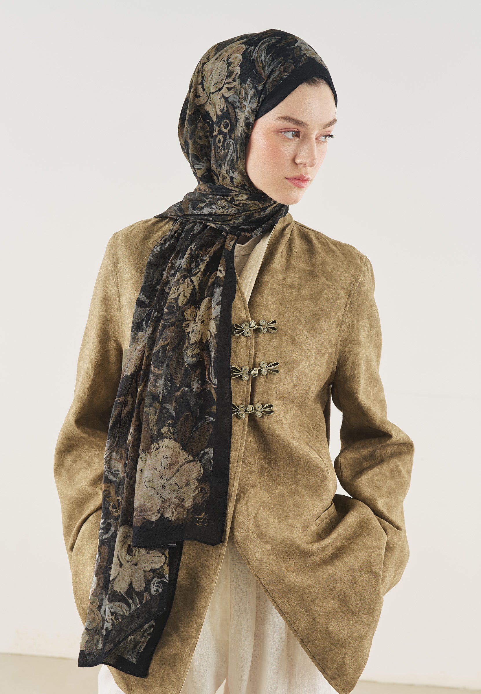 Siyah Floral Legacy Desen Soft Viskon Şal