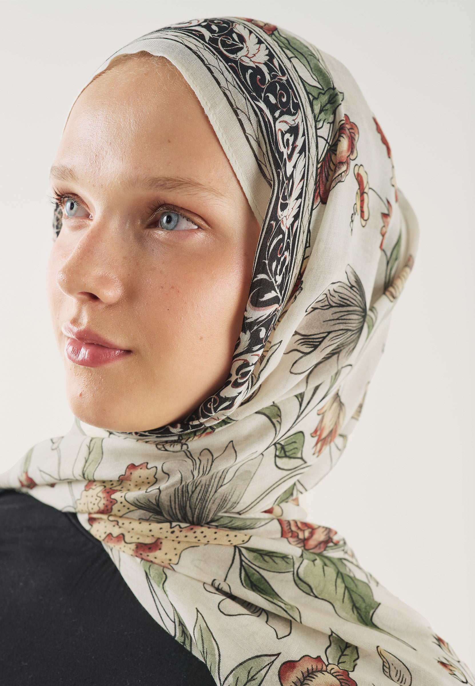Siyah Pure Ethnic Desen Soft Viskon Şal