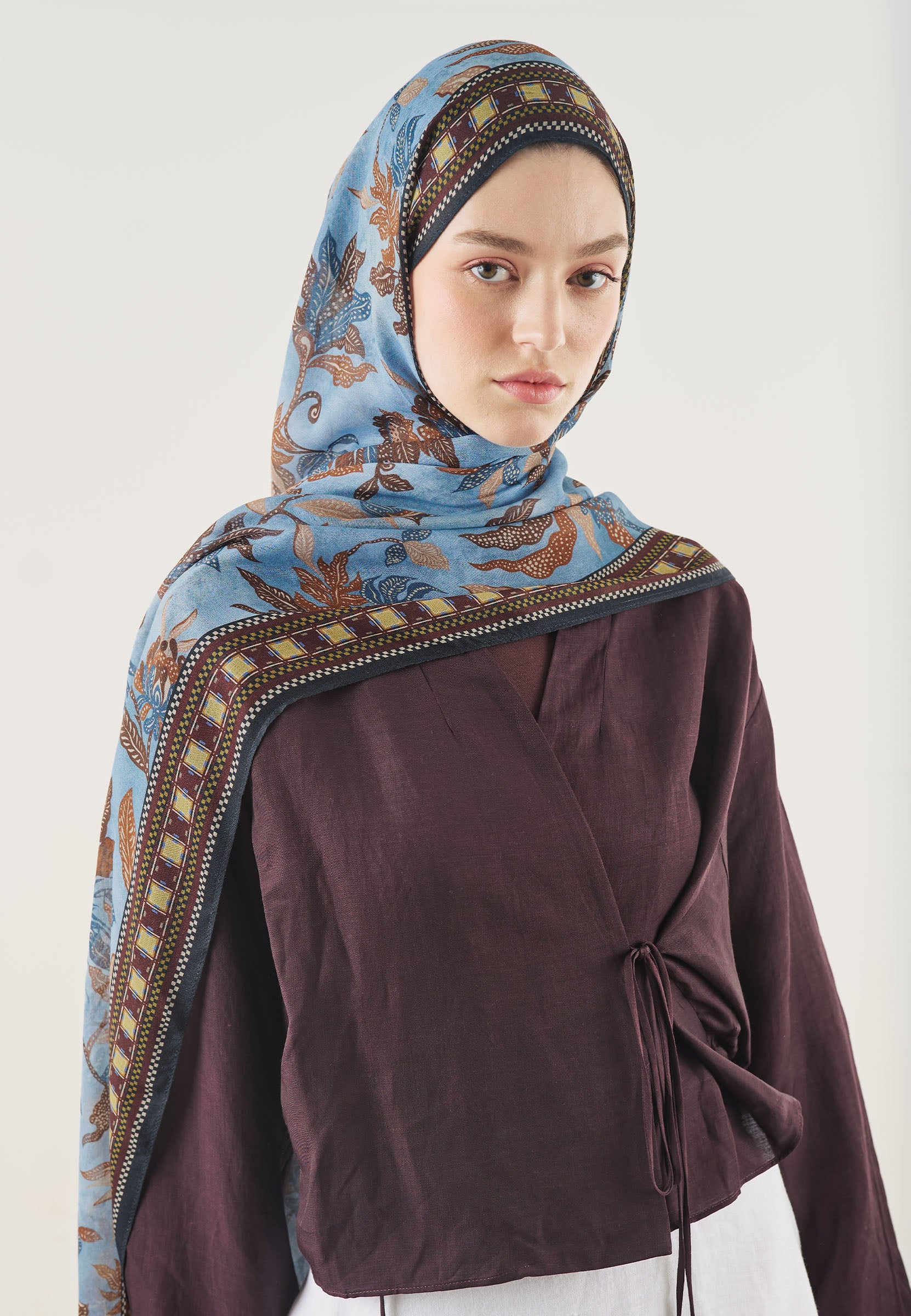 Mavi Mystic Bloom Desen Soft Viskon Şal