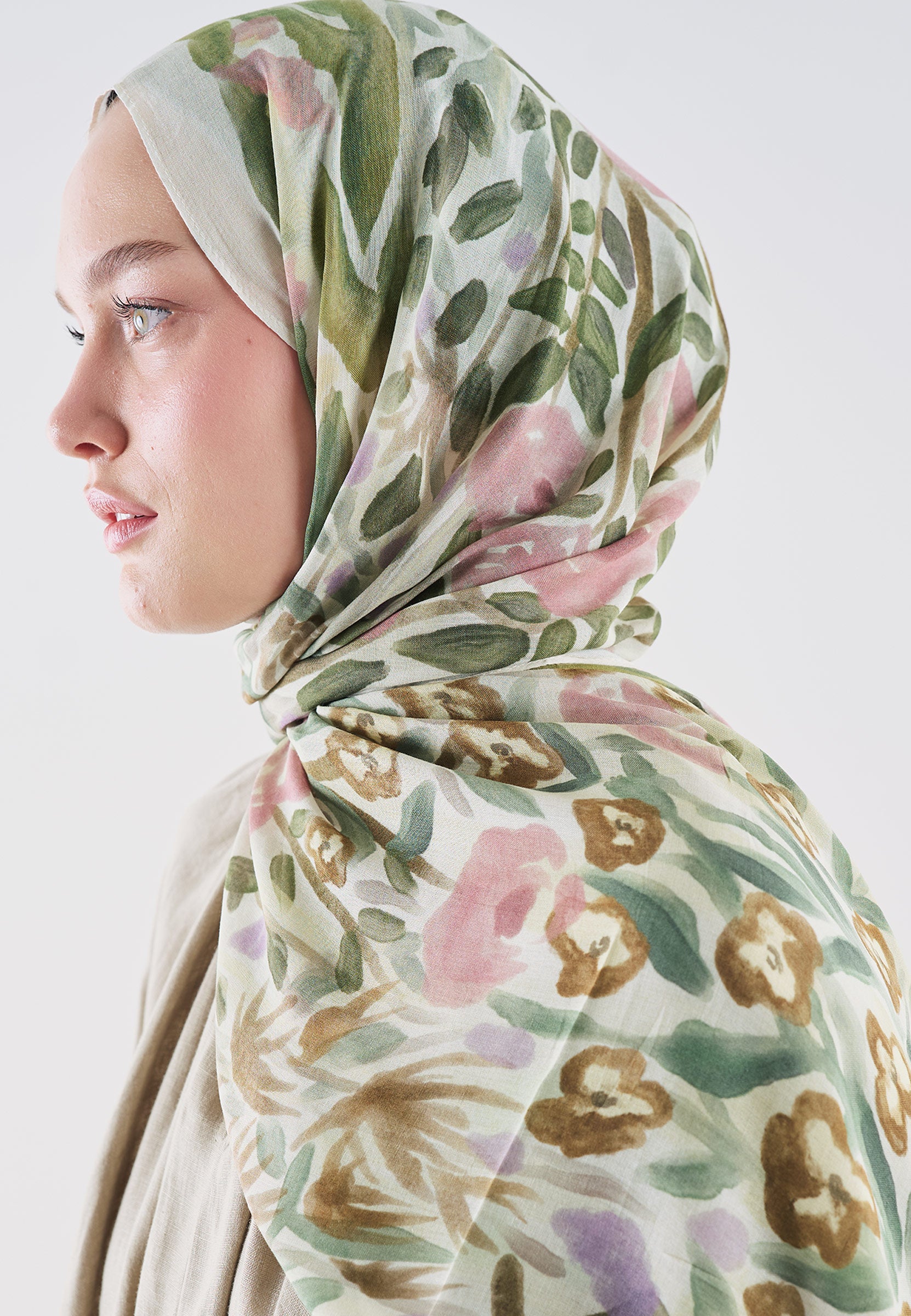 Floral Whimsy Desen Rami Viskon Şal Yeşil