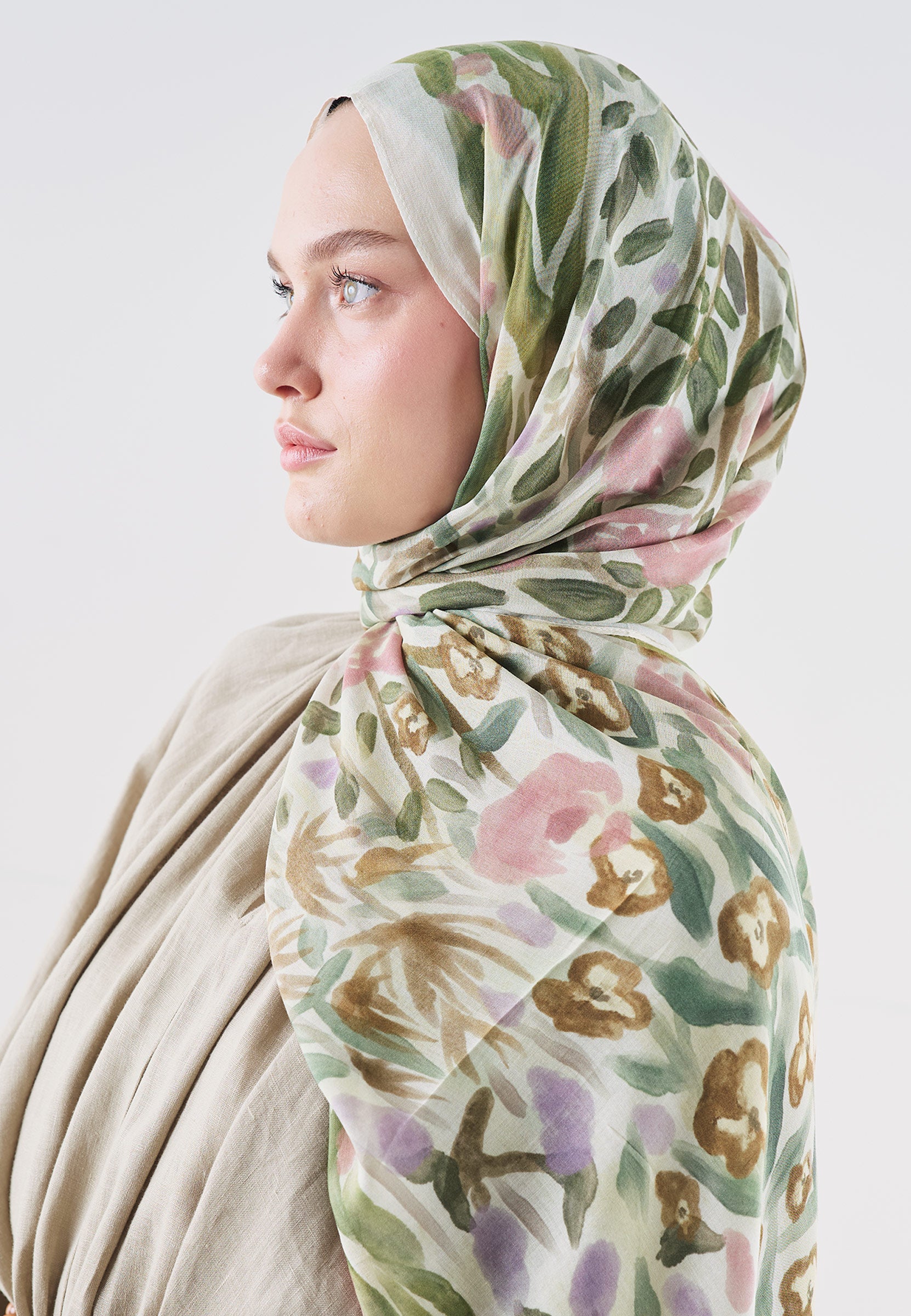 Floral Whimsy Desen Rami Viskon Şal Yeşil
