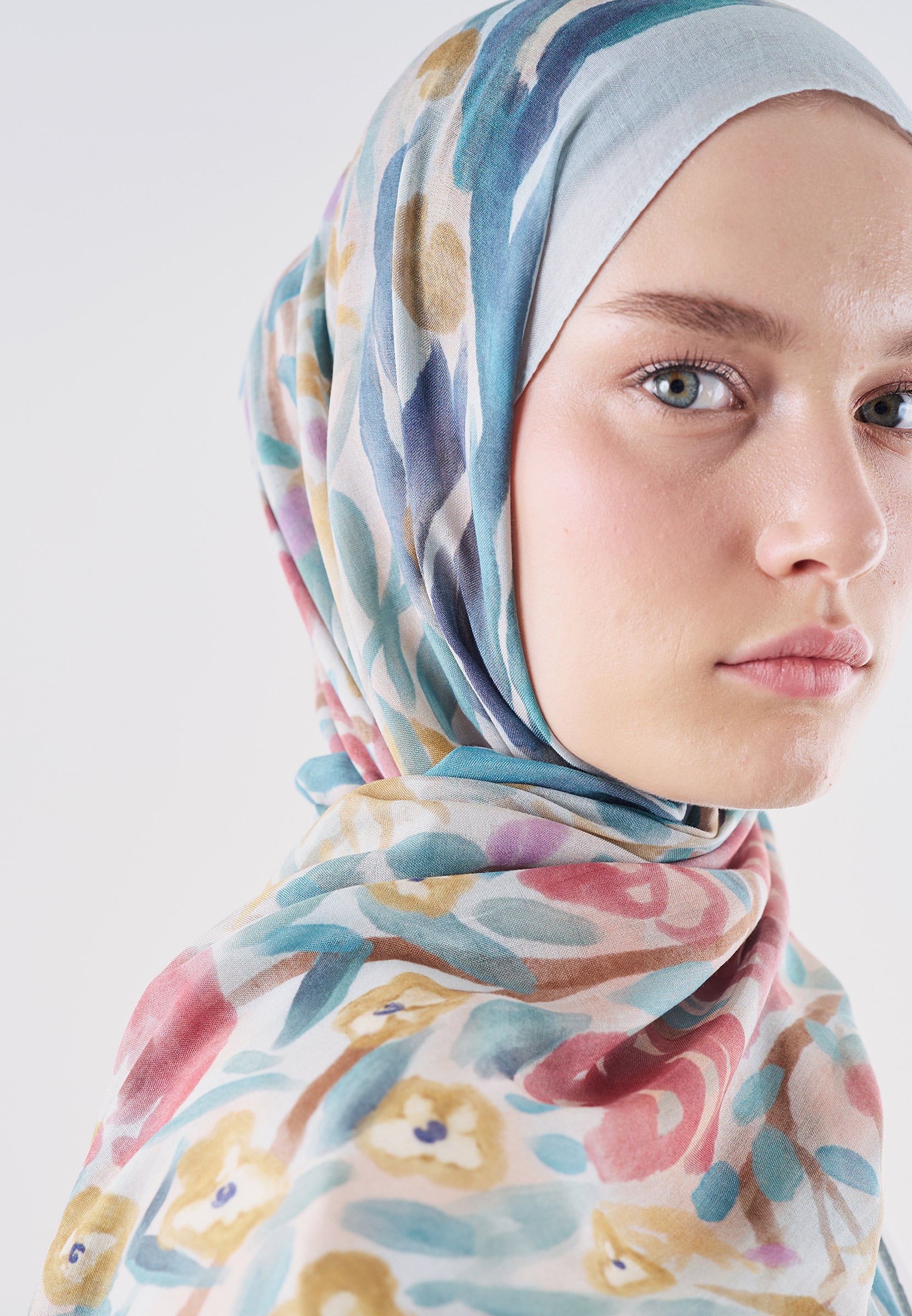 Floral Whimsy Desen Rami Viskon Şal Soft Mavi