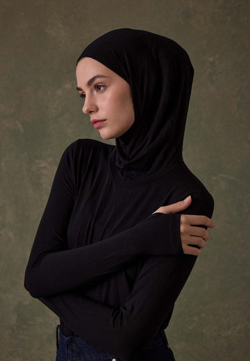 Siyah Bone Başlıklı Body