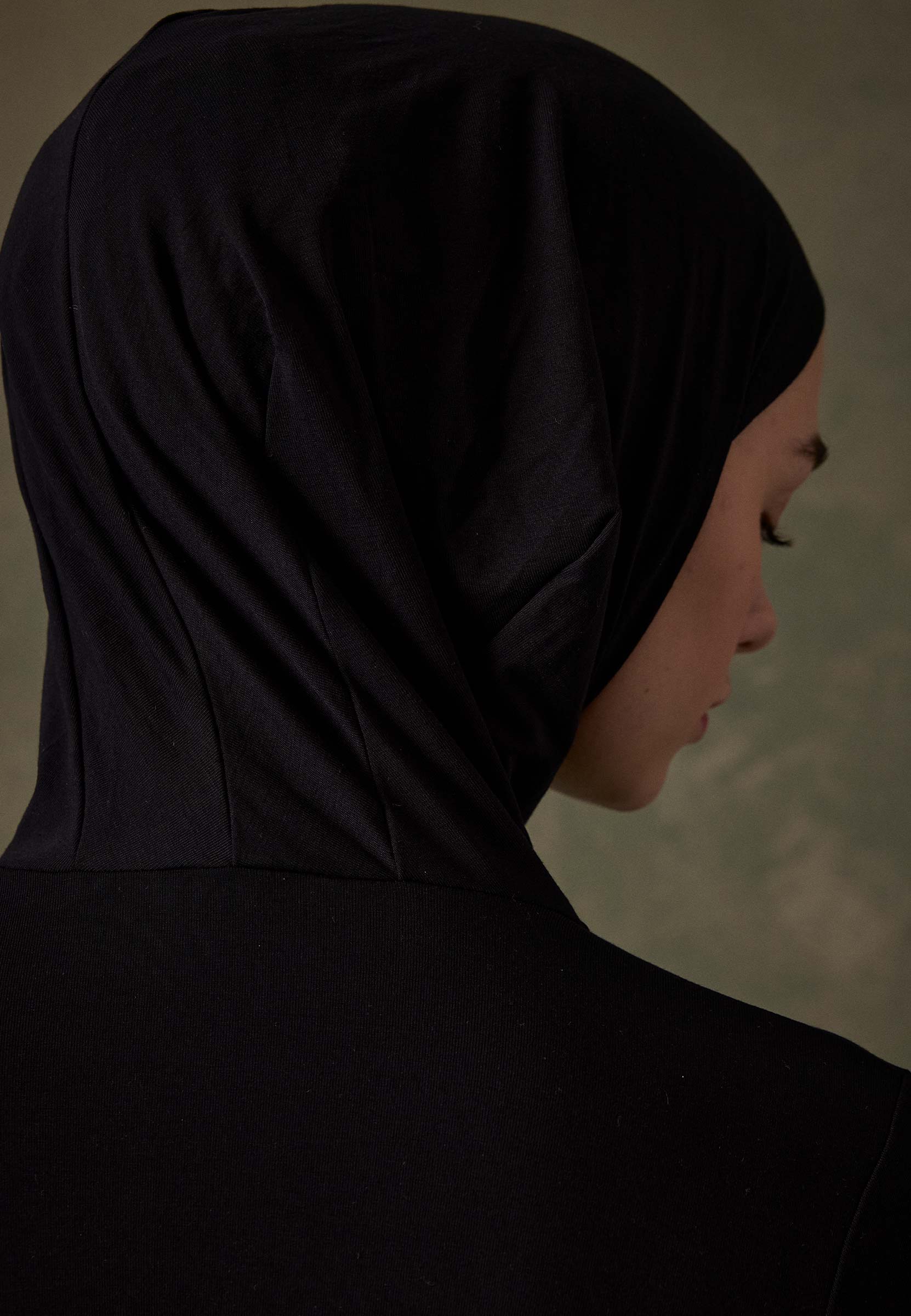 Siyah Bone Başlıklı Body