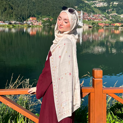 Summer Blossoms Desen Rami Viskon Şal Ekru